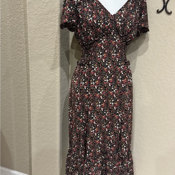 Max Studio Black Floral Dress Sz SM EUC pit2pit 18” length 46” - Picture 1 of 8